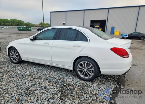 2016 Mercedes-Benz C 300 4Matic из США, поврежденный, VIN 55SWF4KB5GU138125